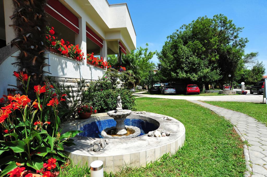 Villa Fontana Sukošan Kültér fotó